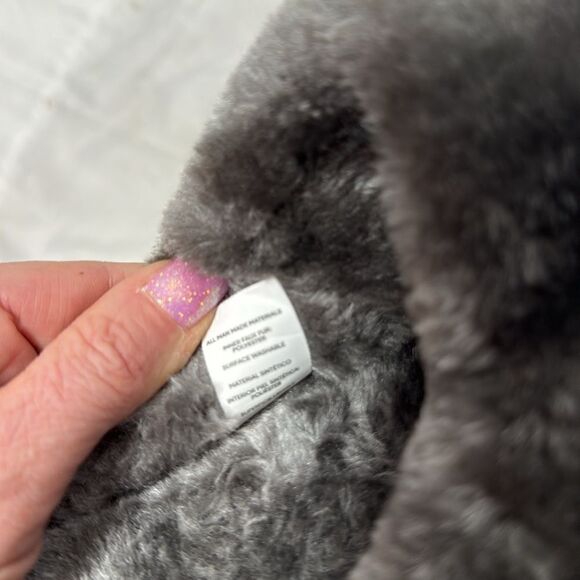 FOCO Officially Licensed Glitter Patriots Football Faux Fur Slippers. Size 9/10. - Picture 11 of 11